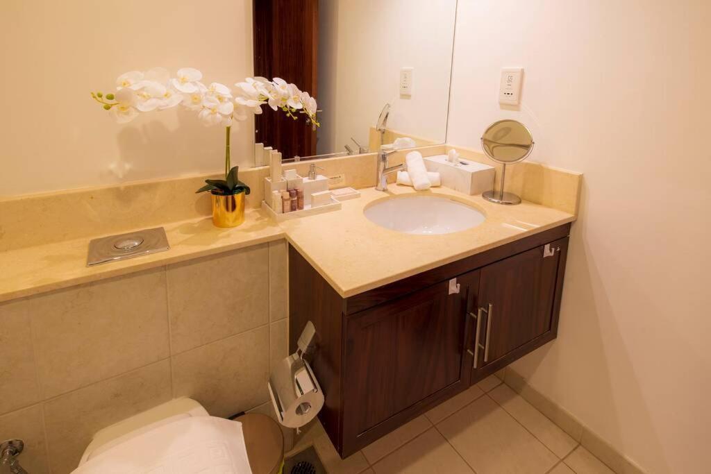 First Class 2Br With Full Burj Khalifa And Fountain View Dubai Dış mekan fotoğraf