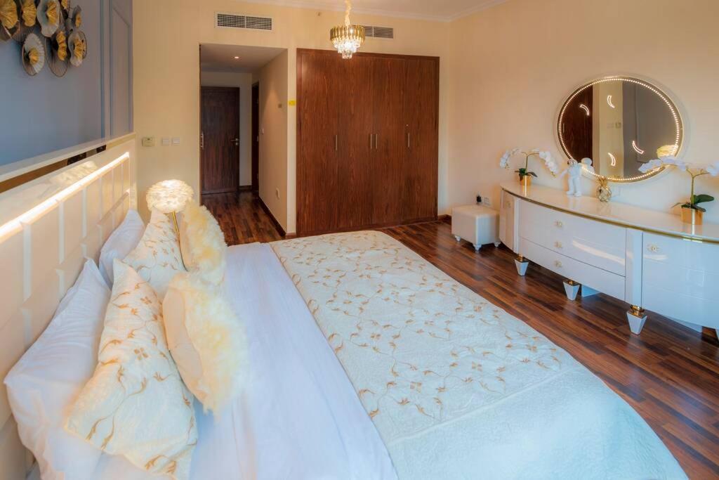 First Class 2Br With Full Burj Khalifa And Fountain View Dubai Dış mekan fotoğraf